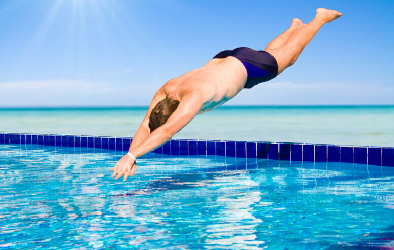 长时间的坚持游泳可以实现瘦身